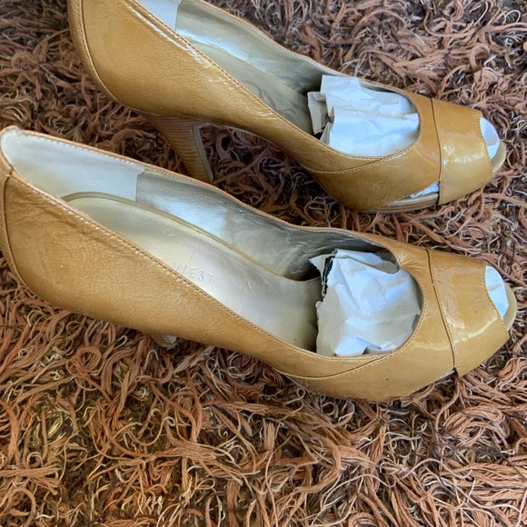 ✨ Y2K MOCHA PUMP HEELS ✨ - Picture 2 of 4